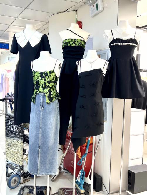 廣州十三行服裝批發(fā)市場(chǎng)高檔簡(jiǎn)約風(fēng)